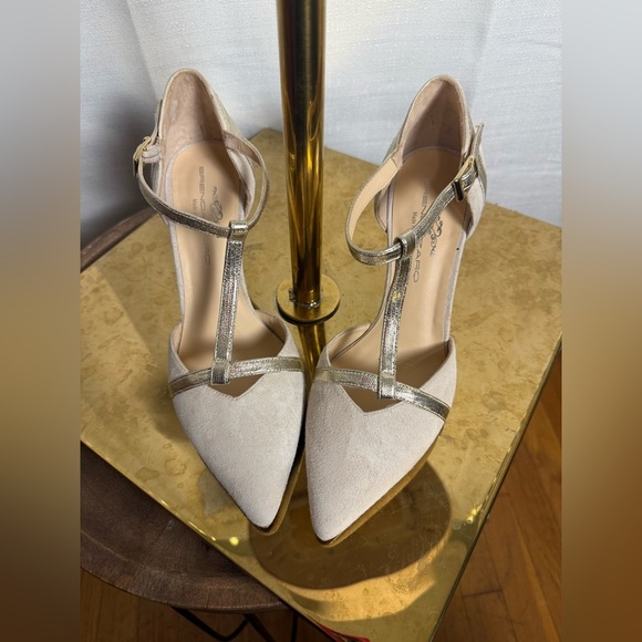 Brenda Zaro Elegant Tan and Gold Heels with Metallic Accents - Picture 2 of 9
